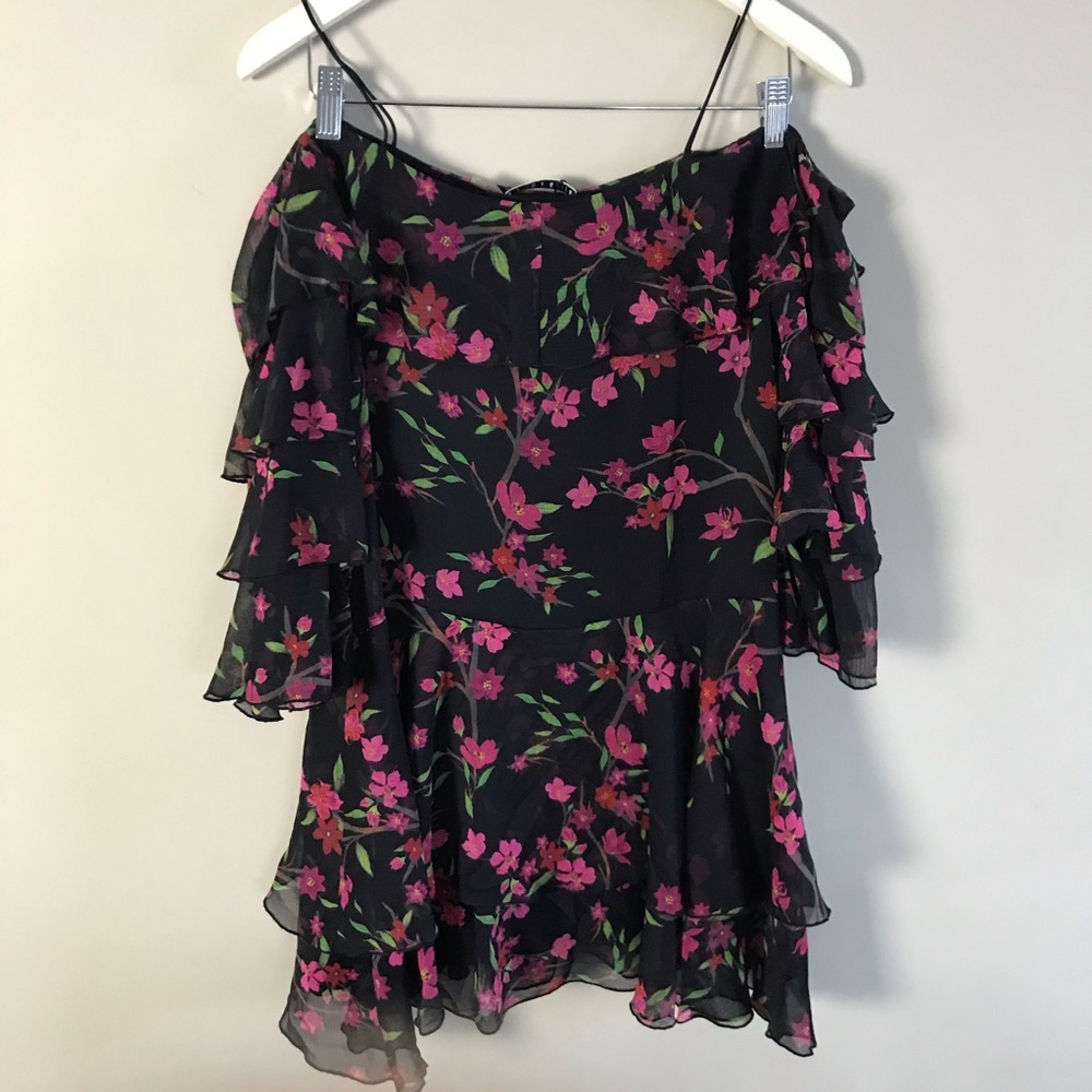 NWT Off the Shoulder Alice + Olivia Ruffle Mini Dress 🌺 - Picture 3 of 7